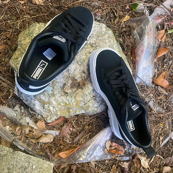 ⚫️Flyer Than Your Moms Pumas 🌚 - Picture 9 of 11